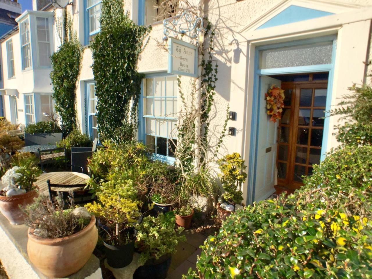 The Suites At Ty Anne Beaumaris Bagian luar foto